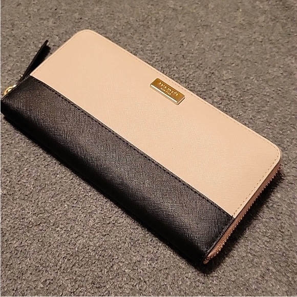 Kate Spade MYSTERY BOX BAGS WALLETS AND CHARM Listing for a Live Show or Offers - Picture 12 of 14